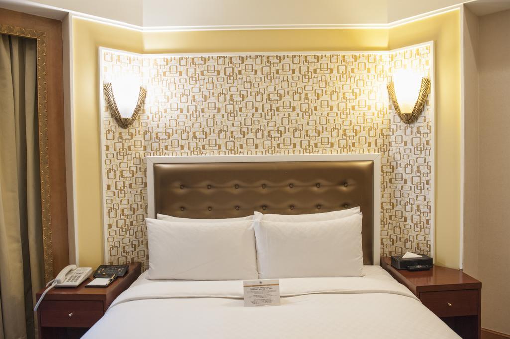 Royal Palace Hotel Taipei Exterior photo