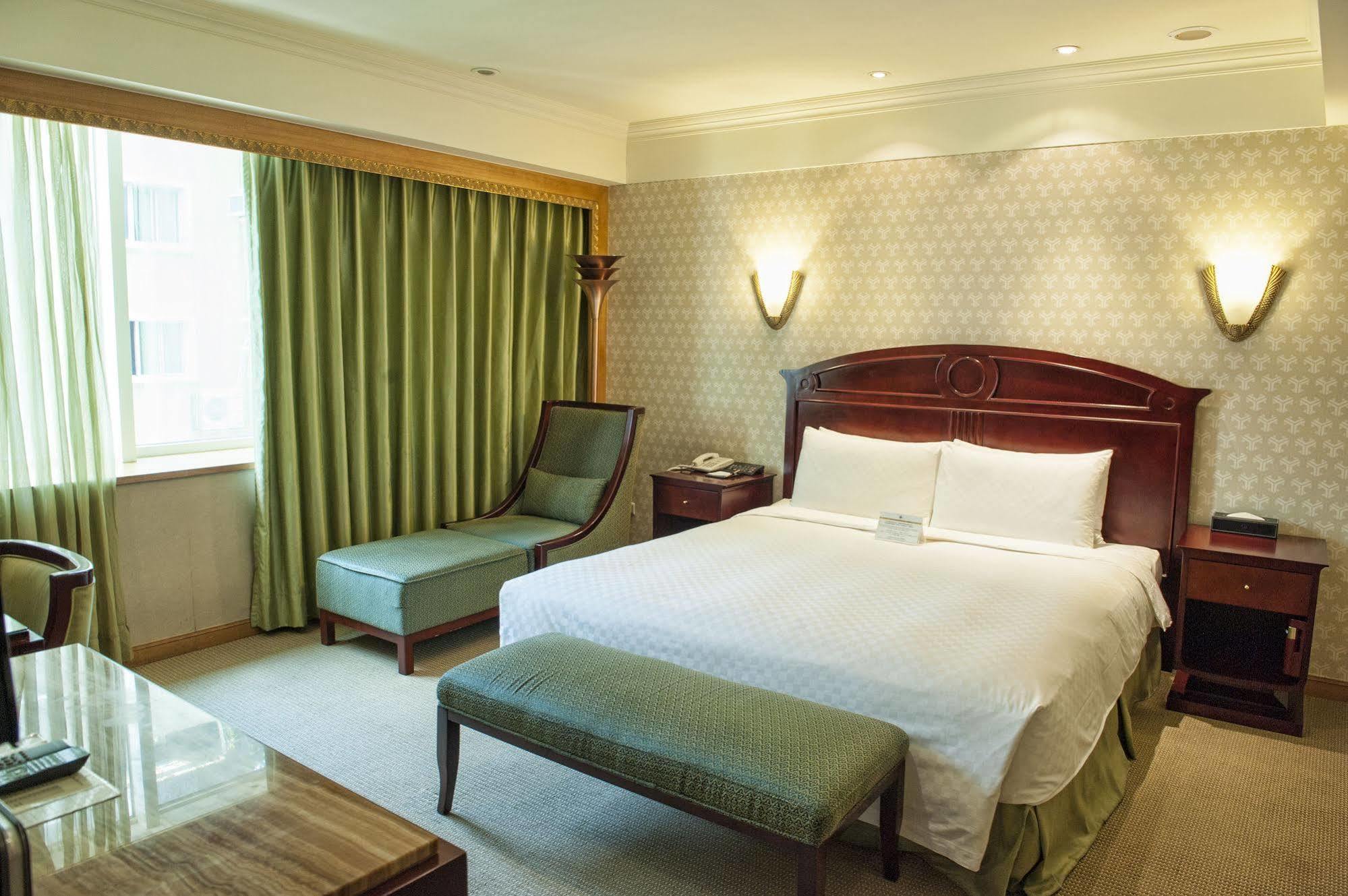 Royal Palace Hotel Taipei Exterior photo