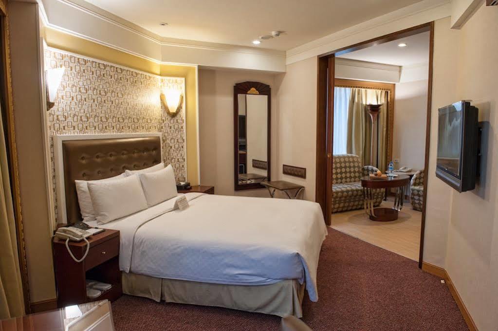 Royal Palace Hotel Taipei Exterior photo