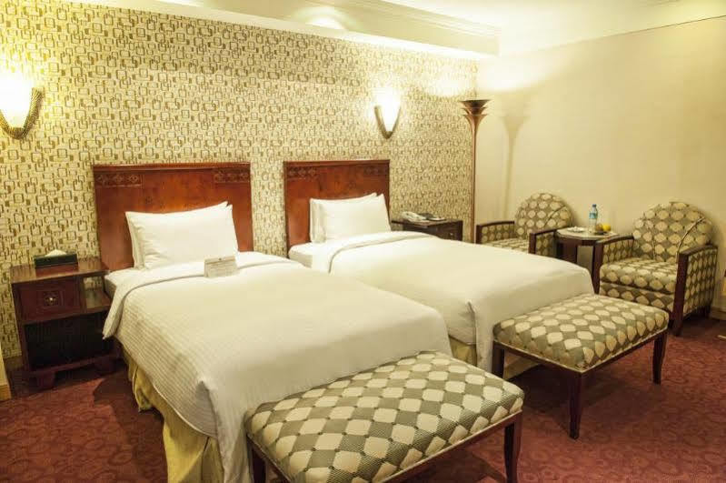 Royal Palace Hotel Taipei Exterior photo