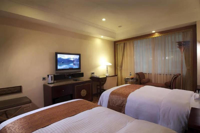 Royal Palace Hotel Taipei Exterior photo